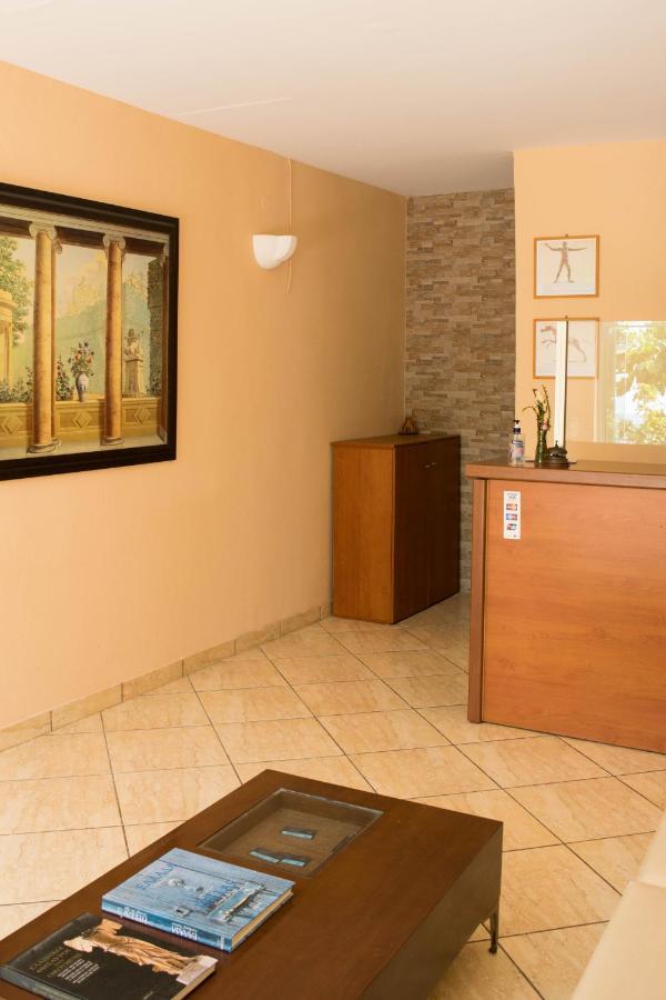 Mirtia Hotel 페프키 외부 사진